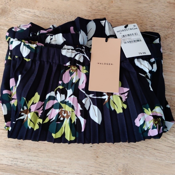 New Arrival Navy Manon Floral Pleated MIDI Skirt D9 - Picture 3 of 6